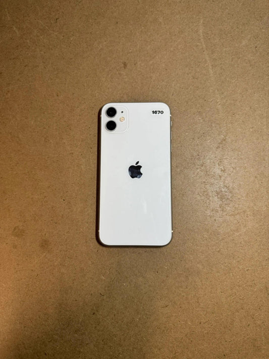 Apple iPhone 11 - 64gb - white - unlocked IOS 15.3.1